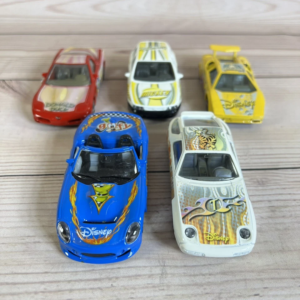 Coches deportivos Burago Disney Die Cast 1/43 Italia 2003 Mickey Goofy Tigger SUN DESHIECHADO Foto 2 de 4