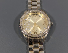 Womens Gold Tone Crystal Accent Round Dial Classic Watch 7 inches