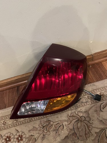 Genuine GM OEM 2002-2003 Oldsmobile Aurora Right Tail Lamp Light Taillight - Picture 6 of 9