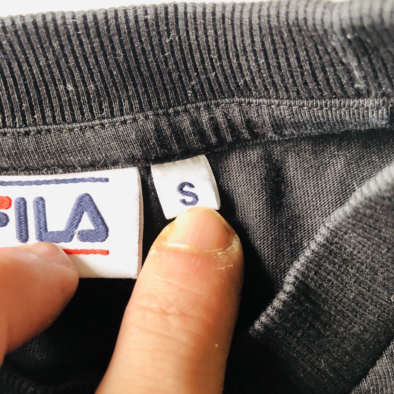 T shirt da uomo nera Fila taglia small cotone 36" pollici petto maglietta sportiva internazionale