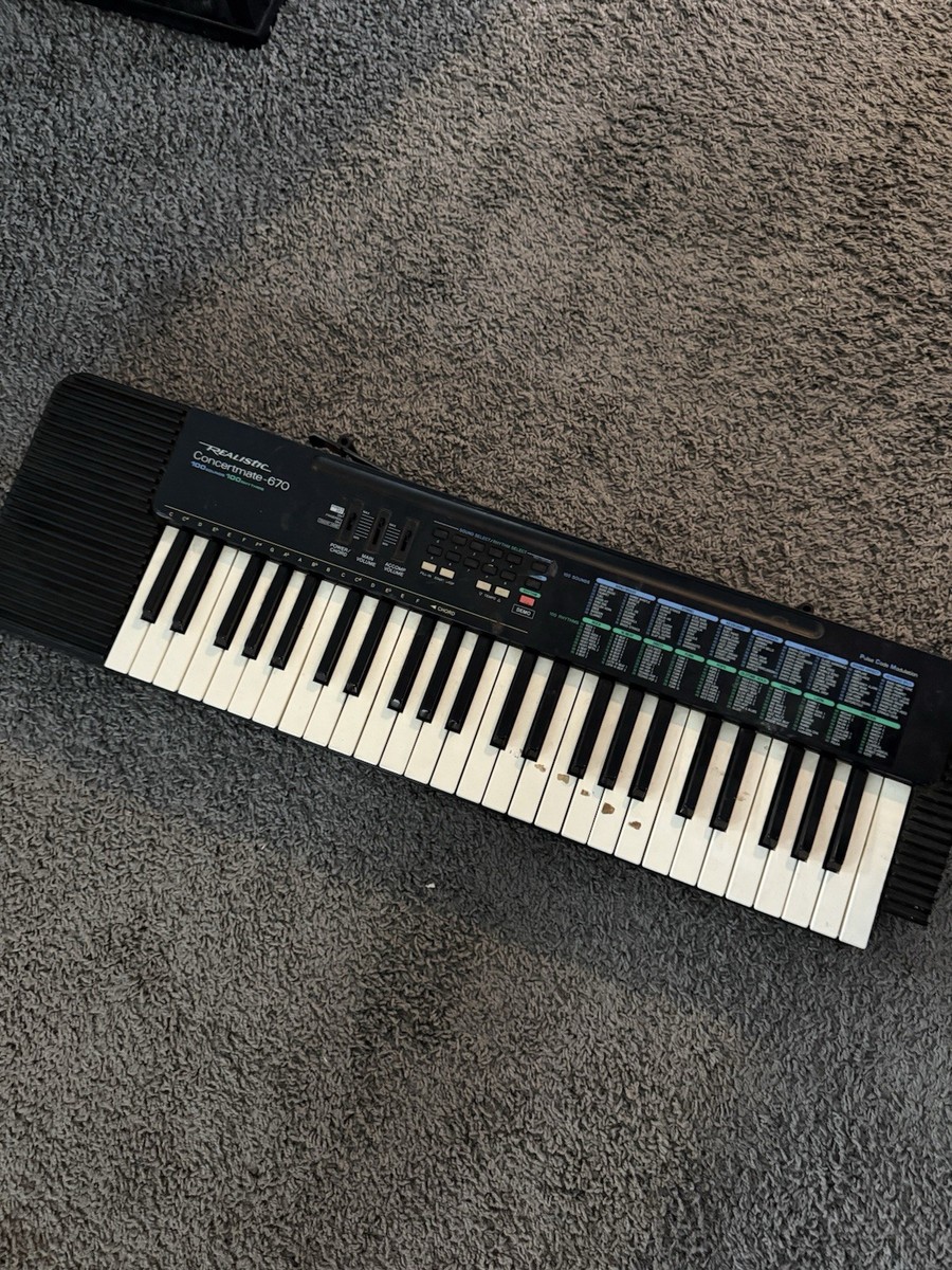 Realistic Concertmate 670 Electronic Keyboard 100 Sounds 100