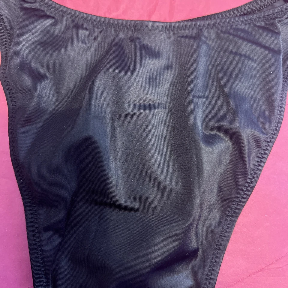 Victoria’s Secret sehr sexy brasilianisches Slip-Höschen Größe Small schwarz mit Schmucksteinen - Bild 4 von 4