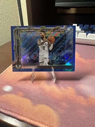 Damian Lillard [Glitter] #H44 2025 Topps Holiday card