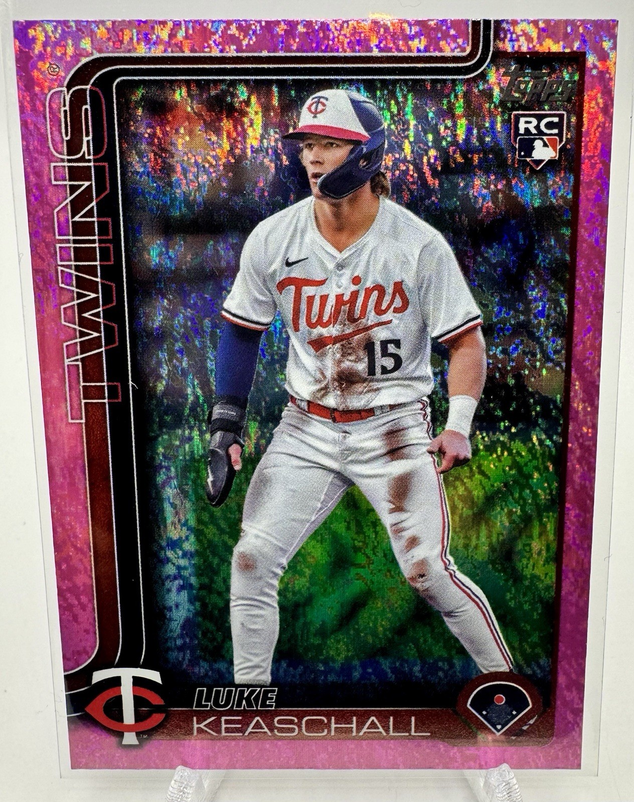 2025 Topps Update Series - Luke Keaschall #US16 Pink Holo Foil (RC)