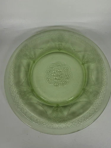 VTG Georgian Lovebirds Plate Federal Green Depression Uranium Glowy Glass 8-3/8”