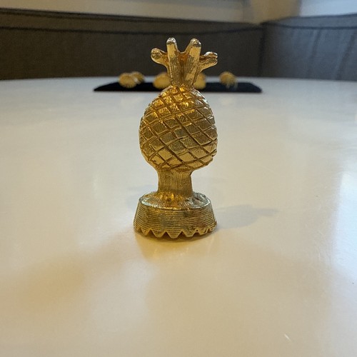Set of 8 Vintage Gold Tone Brass Pineapple Place Card Holders, Neiman Marcus EUC - Picture 3 of 11