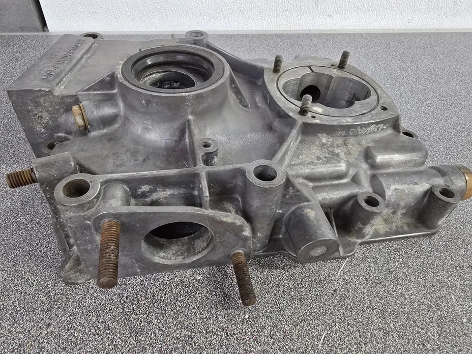 VERY NICE ORIGINAL 1966 PORSCHE 912 ENGINE BLOCK 3RD THIRD MEMBER 830390 - Image 4 of 4