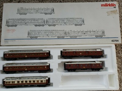 Märklin HO #42754 C.I.W.L. Express Train Passenger Car Set - see