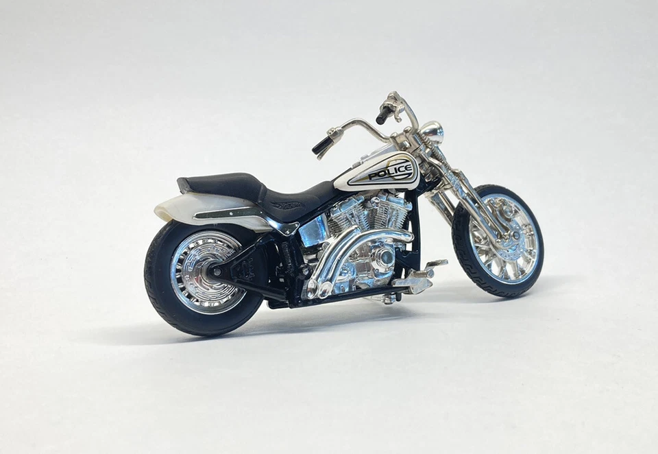 Motocicletas Hot Wheels Black Top Police Harley-Davidson colección de metal Foto 4 de 4