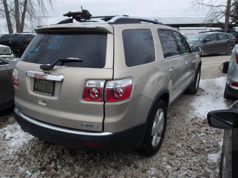 Used Air Cleaner Assembly fits: 2008 Gmc Acadia  Grade A - Image 4 of 4