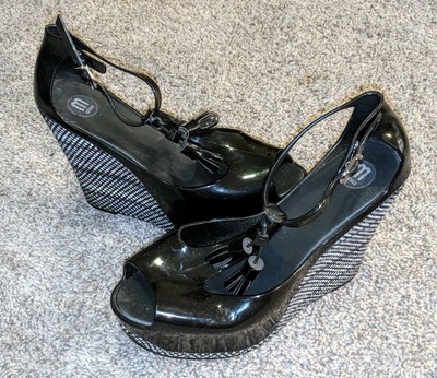 black jelly heels