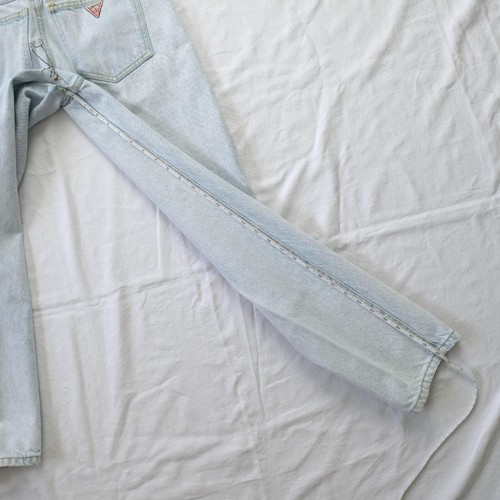 Vintage Guess Mom Jeans Womens Size 2 Made In USA Light Blue Denim Button Fly - Picture 7 of 12