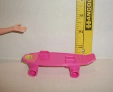 Vintage MATTEL 1/6 SCALE 1987 MOD FASHION DOLL PINK BARBIE SKATEBOARD ACCESSORY 