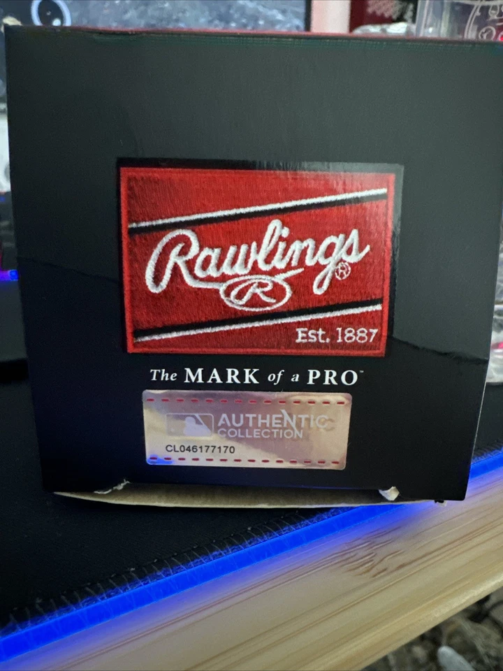 Chris Coghlan N.L ROY Autographed Baseball. Authenticated - Image 3 of 3