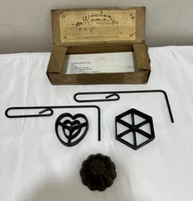 Antique 1907 Patented Wagner Ware  Cake and Patty Moulds Molds Original Box