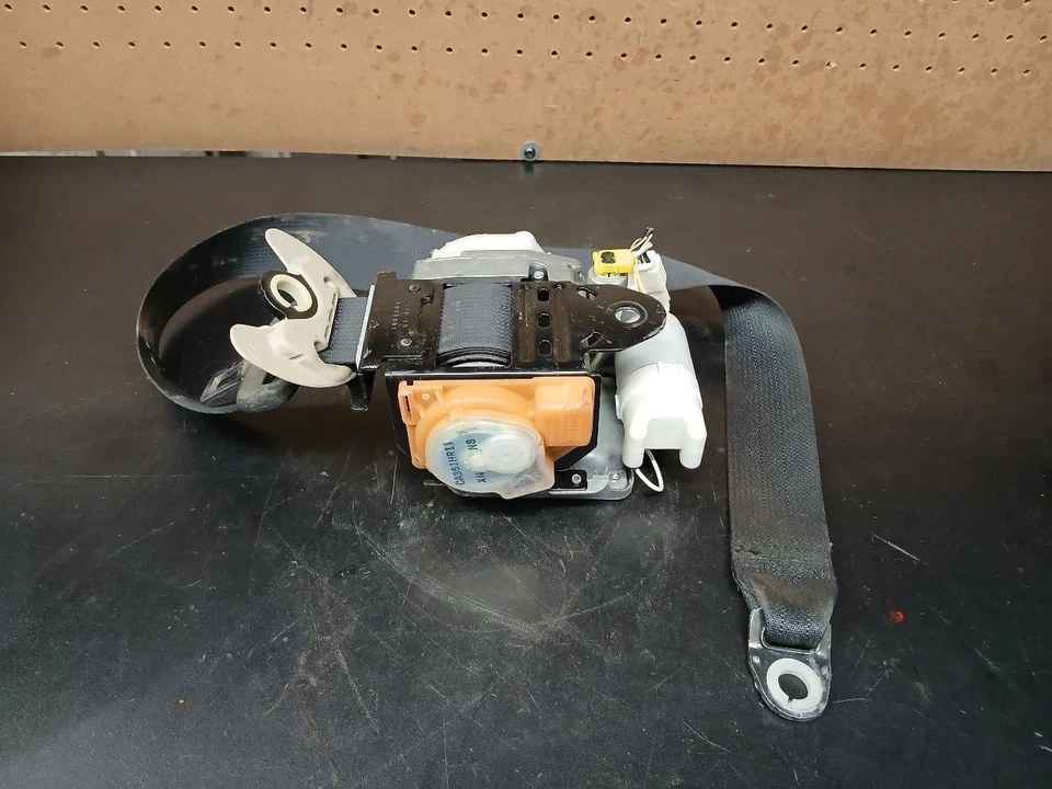 10 11 12 INFINITI FX50 CINTURÓN DE SEGURIDAD DELANTERO DERECHO OEM 868841CA7C        Foto 2 de 4