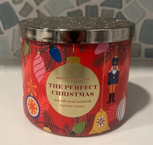 NEW Bath & Bodyworks Christmas Candle The Perfect Christmas Cozy Sweet & Woodsy - product listing photo