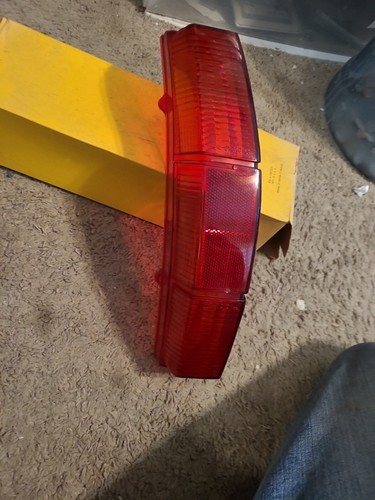NOS 1969 1970 Ford Ranch Wagon Country Sedan Squire RH REAR TAIL LIGHT LAMP LENS - Picture 3 of 4