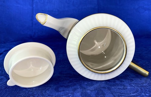Lenox Tea/Coffee Kettle (48 oz) by Colin Cowie Insignia, bone china 9" tall - Picture 6 of 10