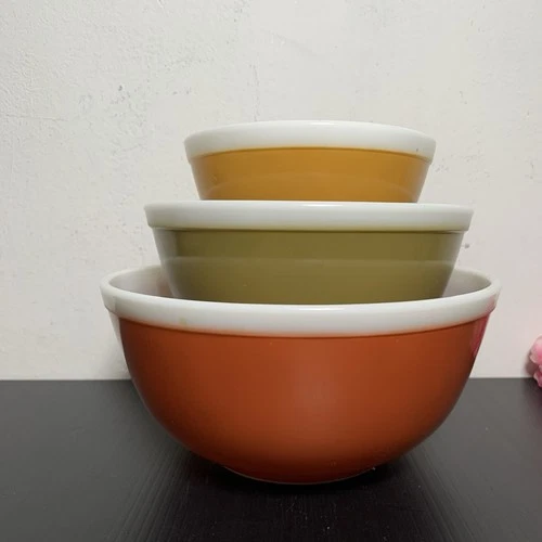Vintage Pyrex Nesting Mixing Bowls Set of 3 - Earth Tones  (401, 402, 403)