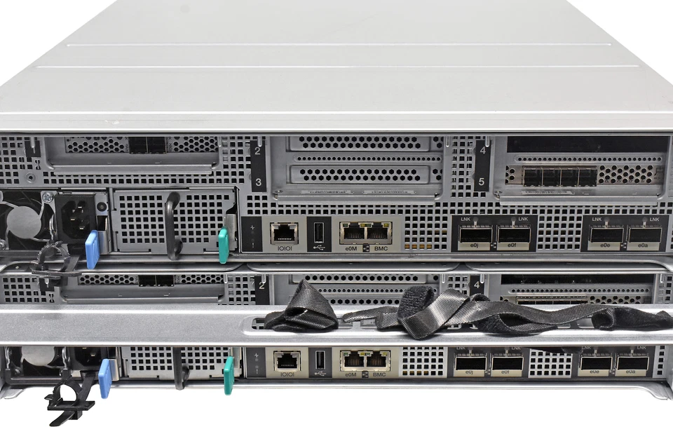 NetApp All Flash AFF-A700s NVMe SSD Storage System 24x SFF 2.5 No OS - Image 4 of 4