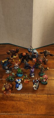 Skylanders Spyro s Adventures Lot Of 18 Figures Activision