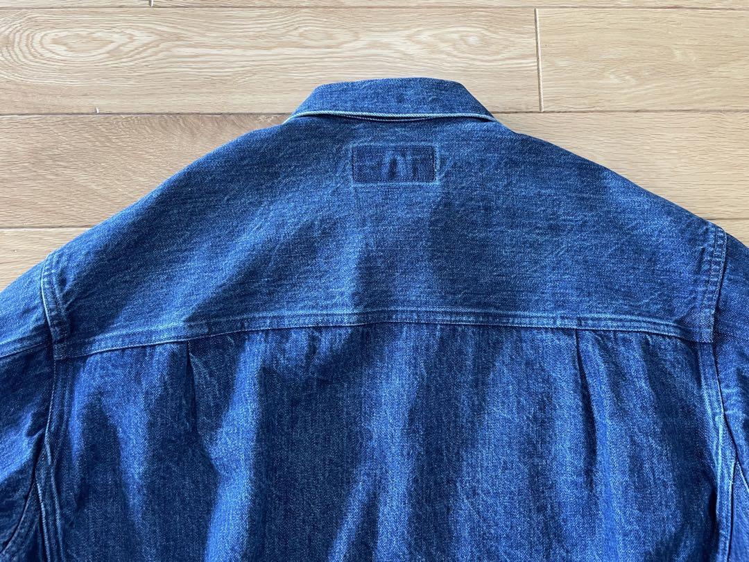 Size M Denim Jacket with Invisible Pleats - Thousands Size M Denim Jacket with Invisible Pleats - Thousands