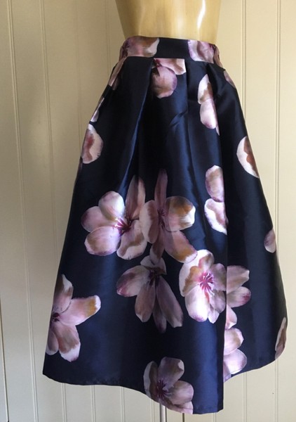 SKIRT Black Floral Midi Soft pleats Full Structured Sz M Party Magnolia Evening