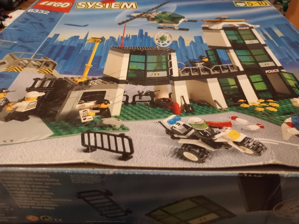 LEGO Town 6332 Command Post Central, photo 2 sur 5
