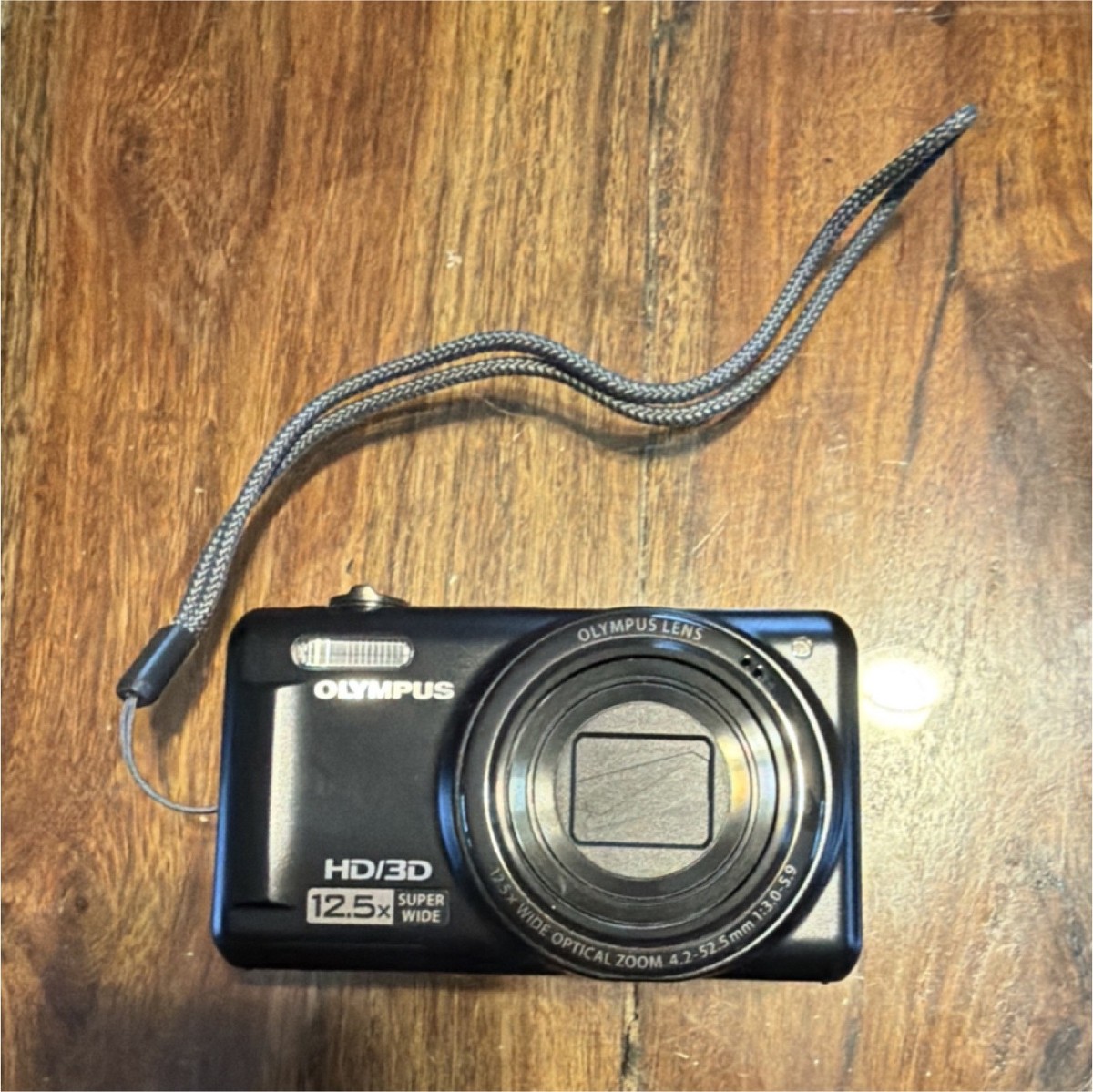 Olympus HD 3D Compact Digital Camera 12.5x Optical Zoom f/3.5