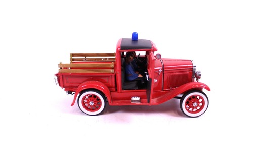 Motor City Classics 1931 Ford Model A Chief 1:18 Umbau Feuerwehr Gartenbahn Deko - Picture 9 of 11