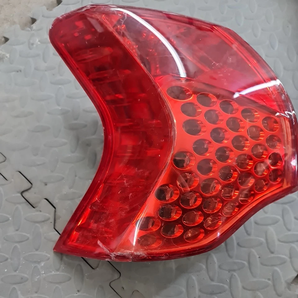 PEUGEOT 3008 2008-2013 LUZ TRASERA EXTERIOR PASAJERO LADO IZQUIERDO 9683460880 Foto 3 de 4