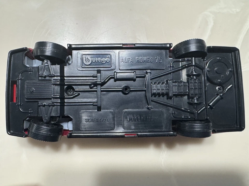 🔥RARO Burago escala 1/24 cod.0119 Alfa Romeo 75 Milano GR.A 1:24 Quadrifoglio Foto 4 de 4