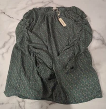 Women's Max Studio Polyester Blouse NWT Sz M Green