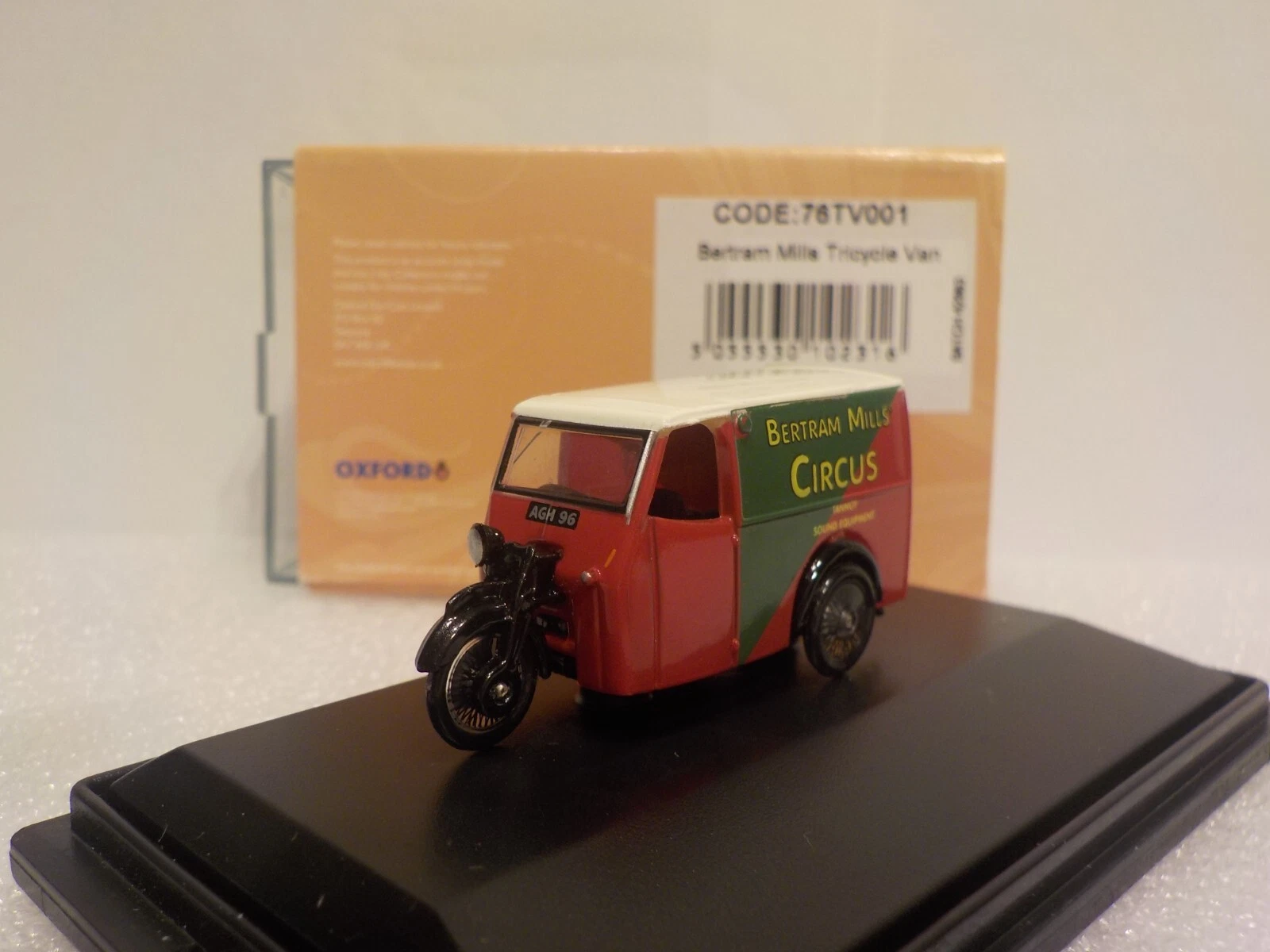 VANS Tricycle Van Betram Mills Circus 1 76 New Oxford Diecast 76tv001
