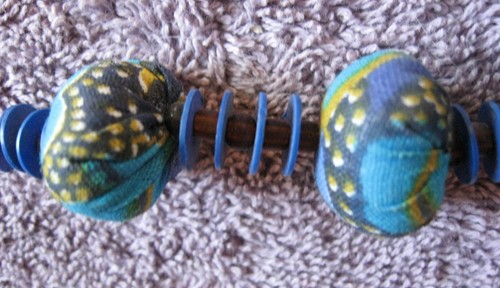 Collana di perle avvolte in tessuto; dischi; piccole perle rotonde; blu; goccia 8" - Foto 3 di 11