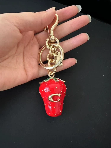 Strawberry KeyChain Bag Charm Resin and Metal - Bild 2 von 12