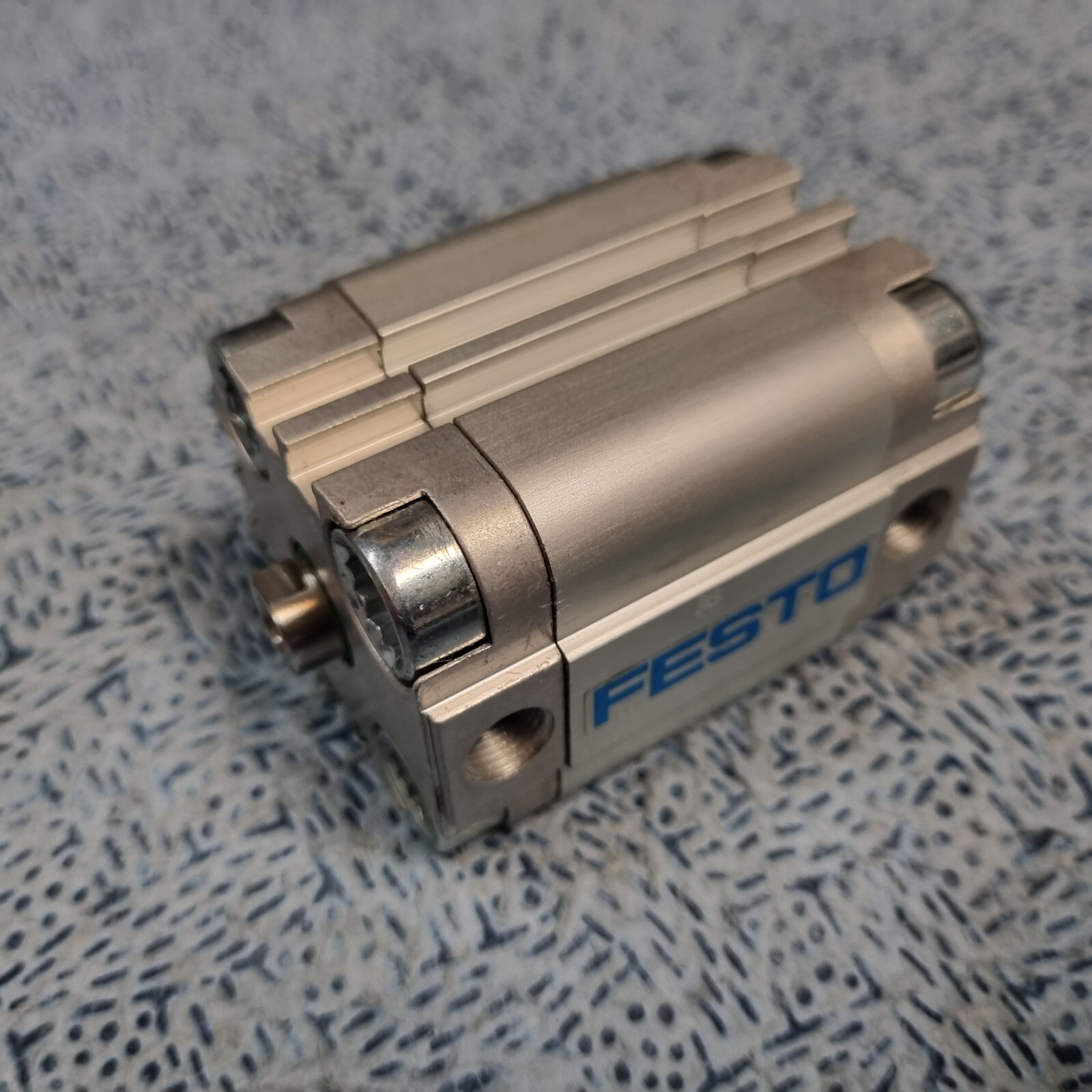 ADVU-32-25-P-A 156534 FESTO