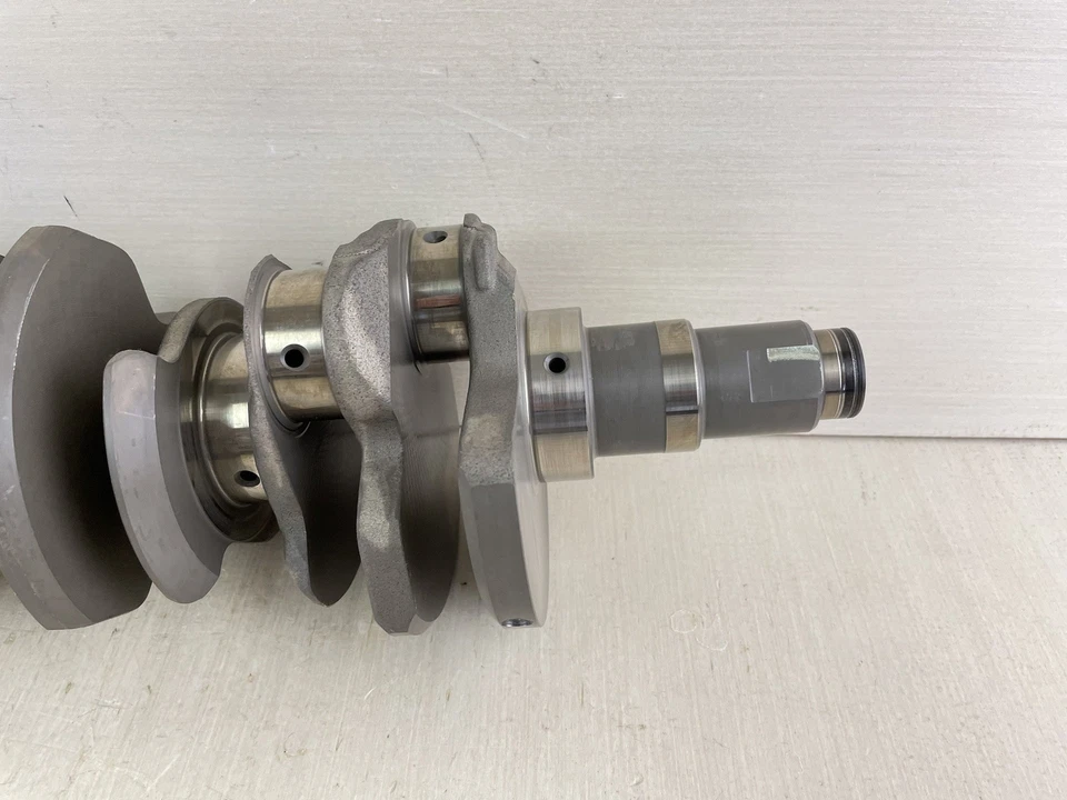 2002-2007 Yamaha 200 225HP 4 Stroke Outboard Crankshaft Crank 69J-11411-00-00 - Image 2 of 4