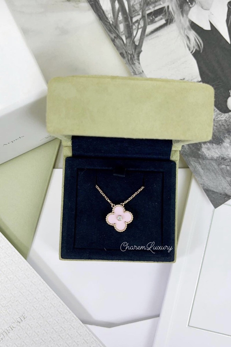 🍀 Van cleef arpels VCA 2015 Holiday 18K Rose Gold Diamond Pink