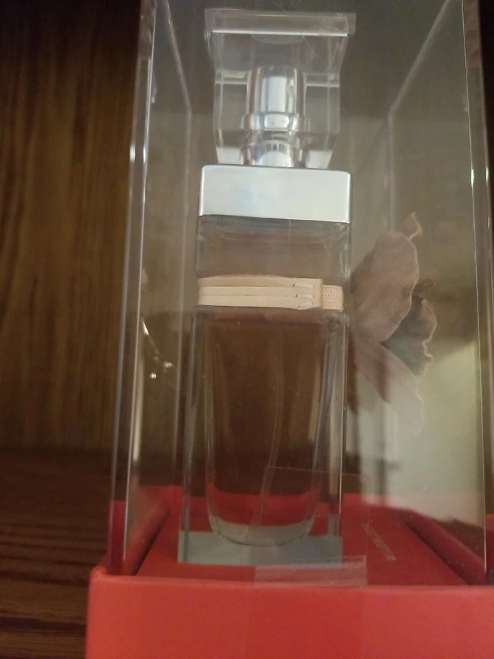 Banana Republic Wildbloom Rouge por Banana Republic Eau De Parfum 3,4 OZ Mujer Foto 4 de 4