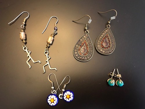 Lot of 4 Pairs of Costume Jewelry Earrings - Pierced - Picture 2 of 6