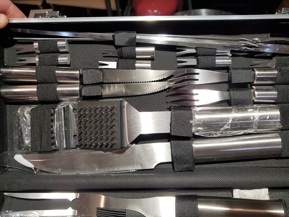 New ROMANTICIST 23pc Premium Stainless BBQ Grill Set with Thermometer and Case - Image 2 of 4