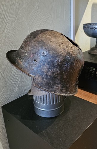 M34 Stahlhelm mit Gasmaskenbehälter - Bild 2 von 5