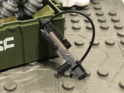 Halo ONI 2x MA5C AR In UNSC Printed Utility Case Build Mega Construx Compatible - Picture 5 of 9