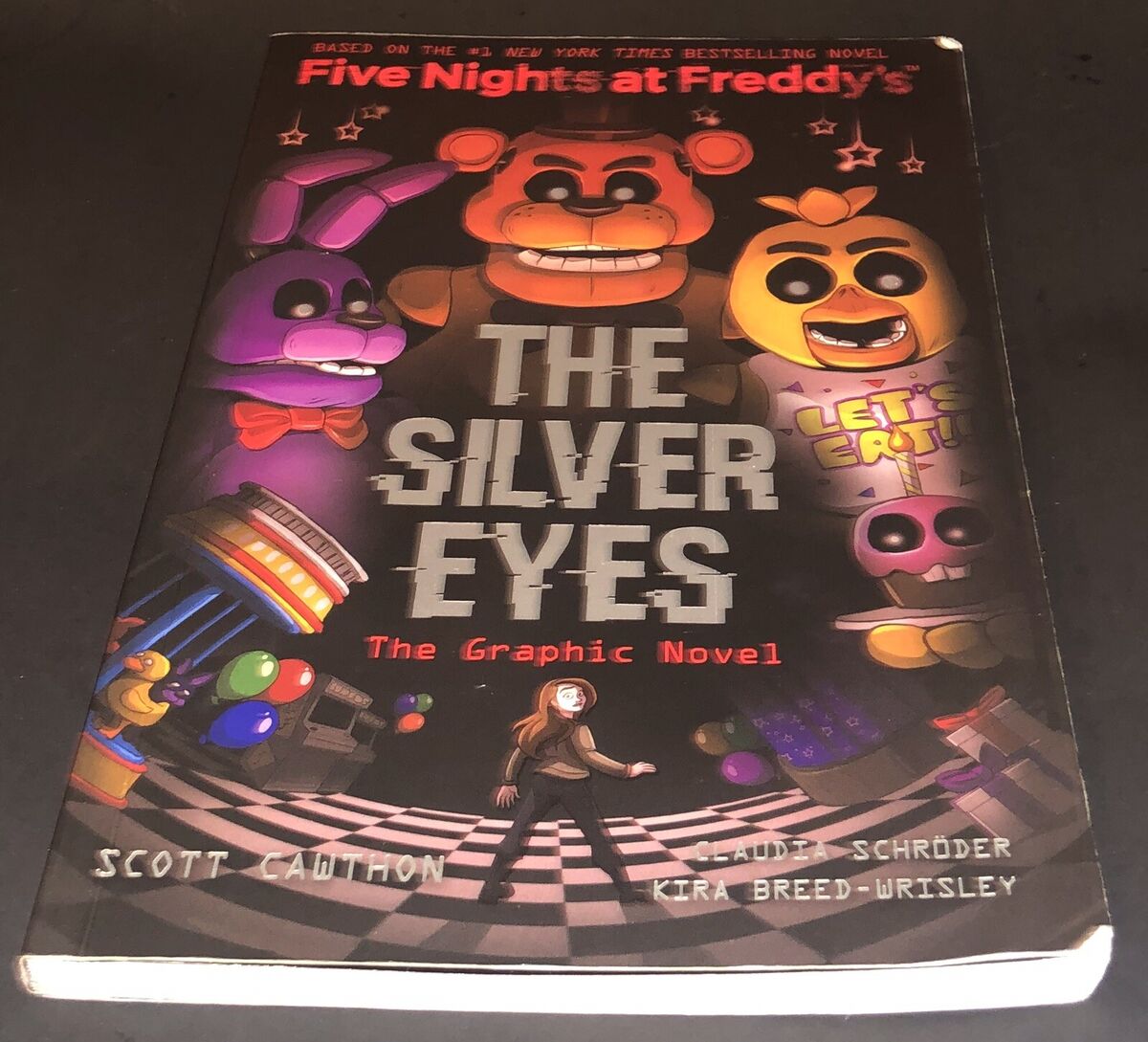 The Silver Eyes (Five Nights at Freddy's Graphic Novel #1) (Five Nights at  Freddy's Graphic Novels)