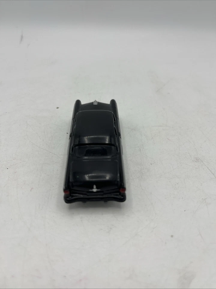 Ford Victoria Fast & Furious F8 1956 2016 Mattel Foto 3 de 4