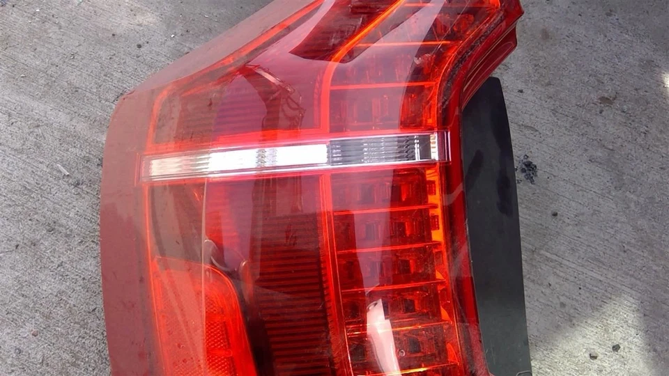 Driver Left Tail Light Fits 16-22 VOLVO XC90 649637 - Image 3 of 4