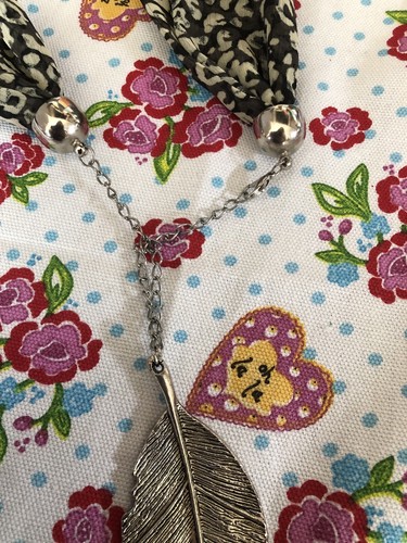 Chiffon Fabric Silver Tone Metal Leaf Droplet Ladies Necklace Pendant Accessory - Picture 7 of 7