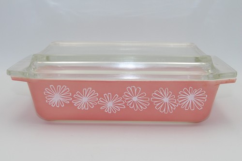 Vintage PYREX Pink Daisy #575 Space Saver Casserole 2 Qt. with PYREX clear lid - Picture 3 of 10